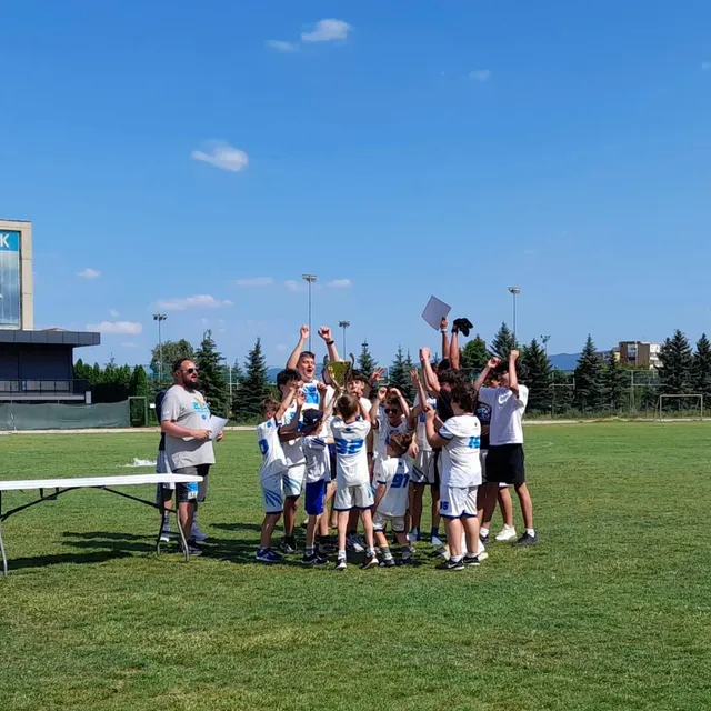 The young Bears win the youth flag football Cup of Bulgaria